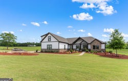 1030 Vista Bay, White Plains, GA 30678