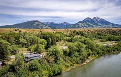 1005 E River Road, Emigrant, MT 59027