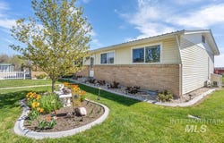 6110 Highway 52, New Plymouth, ID 83655
