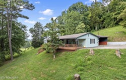 1116 Edgemoor Rd, Clinton, TN 37716