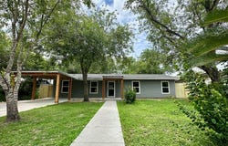 1203 E Hutchinson, Beeville, TX 78102