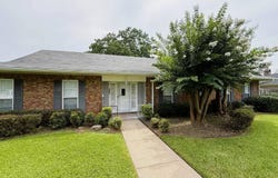 203 Tanglewood Dr, Alexandria, LA 71303
