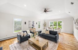 4 Skyview Dr, Walpole, MA 02081
