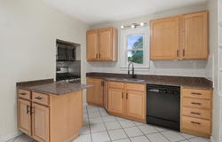 612 W Burnett St, Beaver Dam, WI 53916