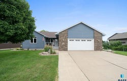 3604 W 90th St, Sioux Falls, SD 57108
