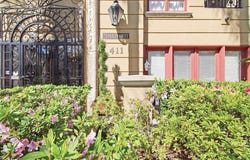 411 N Oakhurst Drive, Beverly Hills, CA 90210