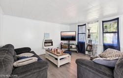 722 Sewanee St, Harriman, TN 37748