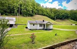 897 Harolds Branch Rd, Pikeville, KY 41501