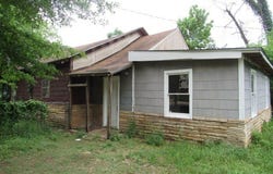 1313 Esplanade, PALESTINE, TX 75801