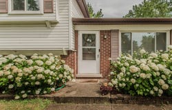 5840 Pontiac Lake Road, Waterford, MI 48327