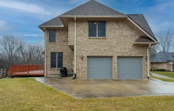 2442 Greystone Lane, Springfield, OH 45503