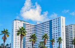 4327 ISLA VERDE AVENUE, CAROLINA, 00979