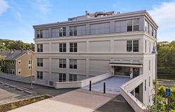 24 Cobblestone Ln, Gloucester, MA 01930