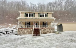 10718 Beech Run, HINTON, WV 25951