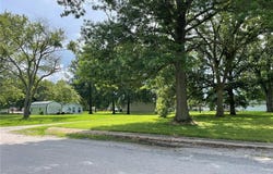 210 E Pocahontas Road, Highland, IL 62249