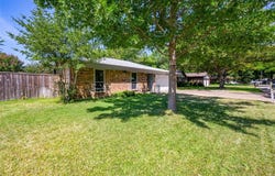 1304 Midbury Court, Arlington, TX 76015