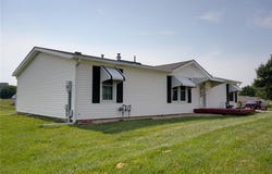 935 NE White Oaks Lane, Oak Grove, MO 64075