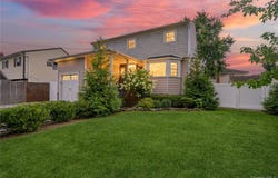4 Wilshire Court, Freeport, NY 11520