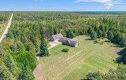 16861 17th Road, Garden, MI 49835