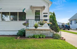 1362 ELM Street, GREEN BAY, WI 54302-1305