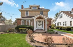 1018 Cottage Pl, Baldwin, NY 11510