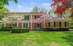 910 S Shady Hollow Circle, Bloomfield Hills, MI 48304