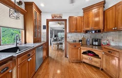 72 Hillcrest Rd, Watchung Boro, NJ 07069-6004