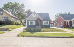 105 S Blauvelt Ave, Sioux Falls, SD 57103