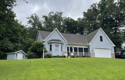 448 Bayshore Drive, Cadiz, KY 42211