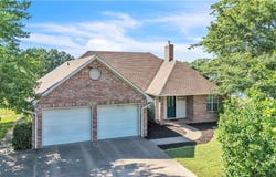 22413 Marion Lee  RD, Gentry, AR 72734