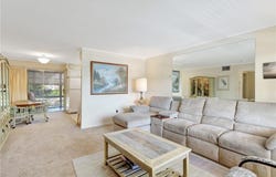 657 Palm View, NAPLES, FL 34110