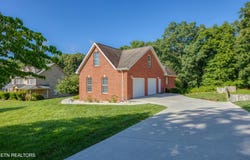 2150 Hirst Circle, Lenoir City, TN 37771