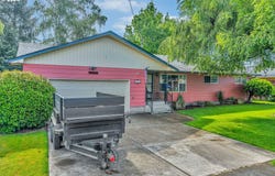 994 33RD Ave, Longview, WA 98632
