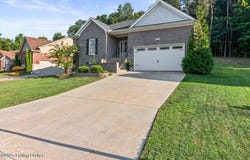 629 Chieftain Dr, Fairdale, KY 40118