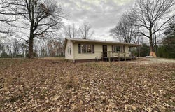 1944 Highway 412 E, Parsons, TN 38363