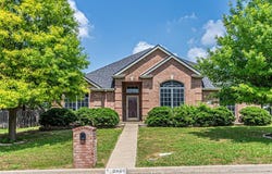 2900 Saint Vincent Drive, Mansfield, TX 76063