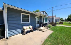 1005 9Th Avenue E, Oskaloosa, IA 52577