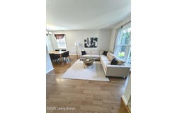8807 High Point Cir, Louisville, KY 40299