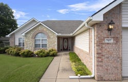 707 E 10th Street, Grove, OK 74344
