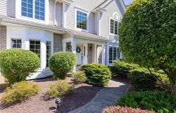 23 Saybrooke Drive, Penfield, NY 14526