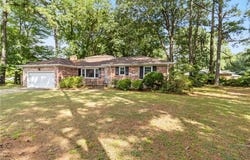 200 Essex Drive, Chesapeake, VA 23320
