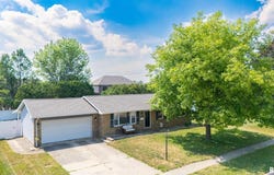 1100 HAMPTON Road, Washington, IL 61571