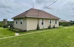 32788 570th Street, Chariton, IA 50049