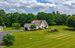 895 Van Hoesen Road, Schodack, NY 12033