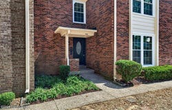 916 Burning Springs Cir, Louisville, KY 40223