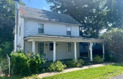 52 MIDDLE ST, EAST WATERFORD, PA 17021