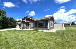 909 E 4th St, Miller, SD 57362