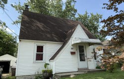 26 Edna Avenue, Pontiac, MI 48341