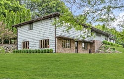 366 E Saddle River Rd, Upper Saddle River Boro, NJ 07458-1757