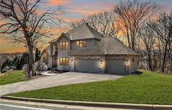 213 Innsbrook Lane, Burnsville, MN 55306